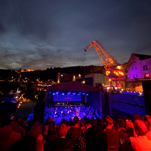 Was für ein besonderer Abend bei der Eröffnung des Hafensommers! 🎶✨Wir durften bei der Sparda-Bank Classic Night dabei... Was für ein besonderer Abend bei der Eröffnung des Hafensommers! 🎶✨Wir durften bei der Sparda-Bank Classic Night dabei...