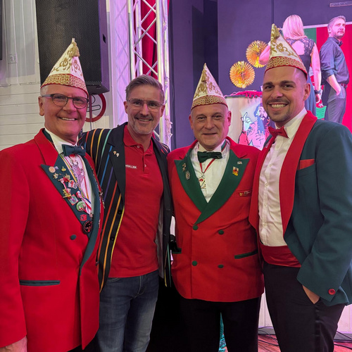 ❤️🤍💚 Eröffnungsabend bei der Fasenachtsgilde Giemaul Heidingsfeld! 🎉Was für ein unvergesslicher Start in die neue...